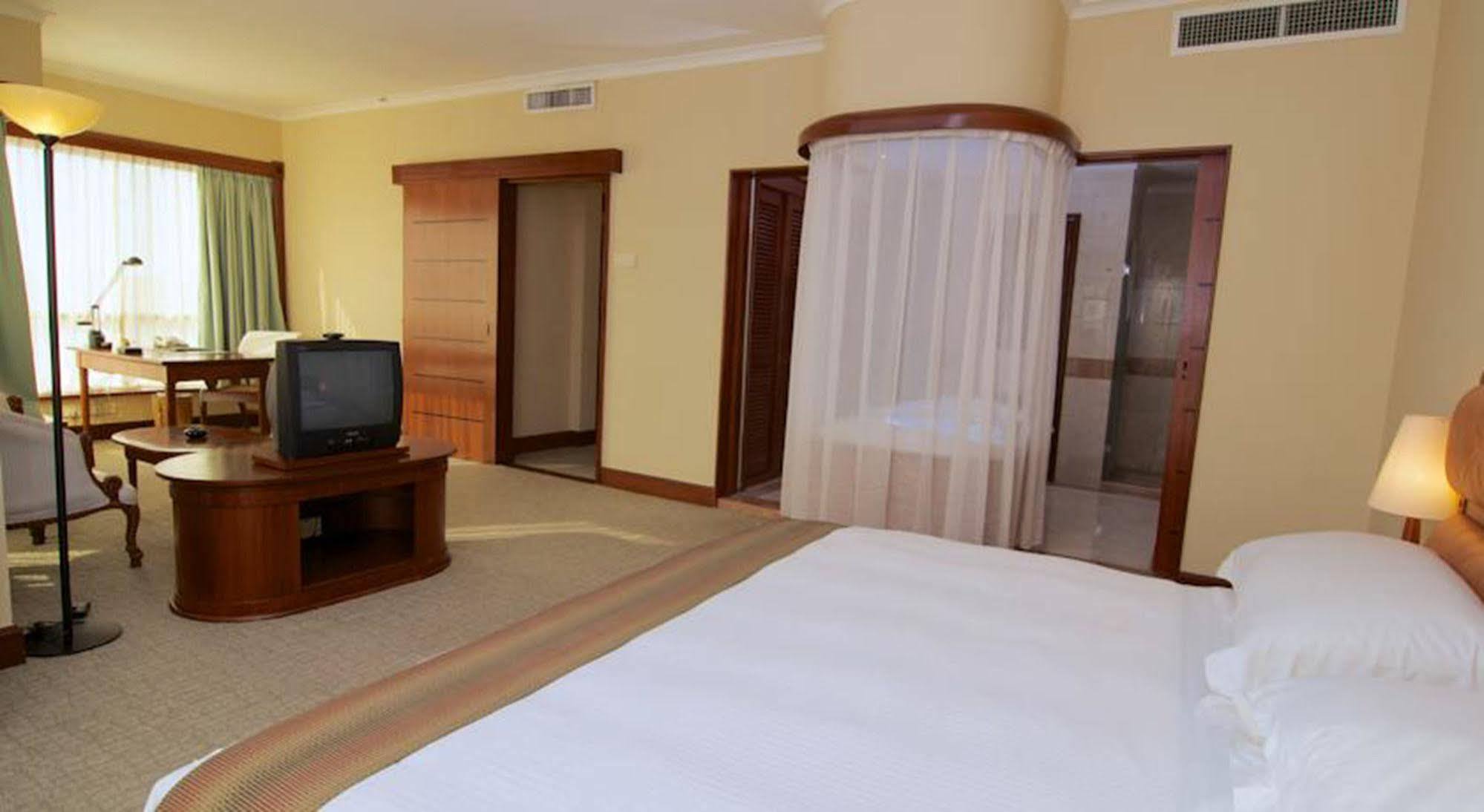 The Millen Penang, Autograph Collection Hotel George Town Buitenkant foto A room at the hotel